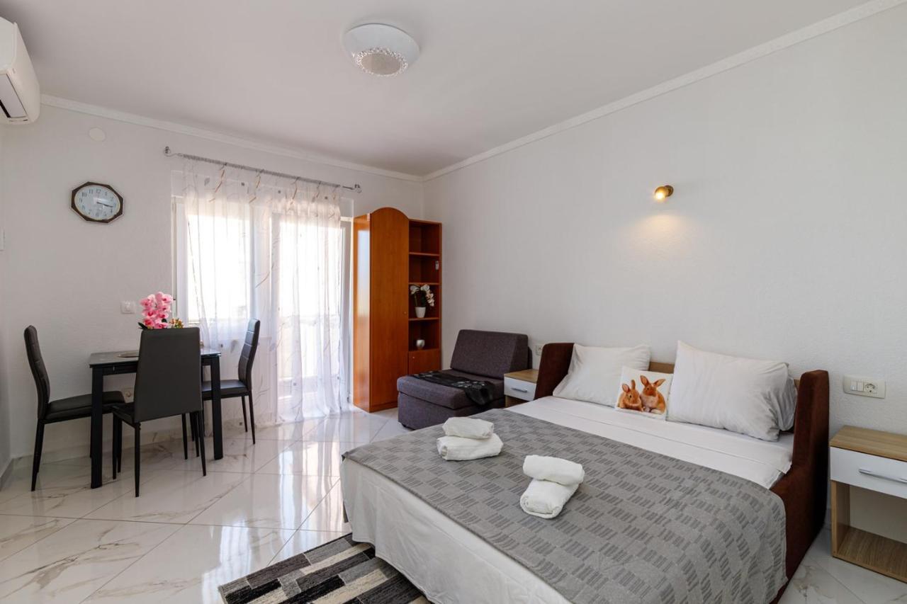 Genoa Rooms Poreč Exteriör bild