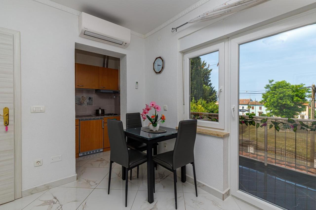 Genoa Rooms Poreč Exteriör bild