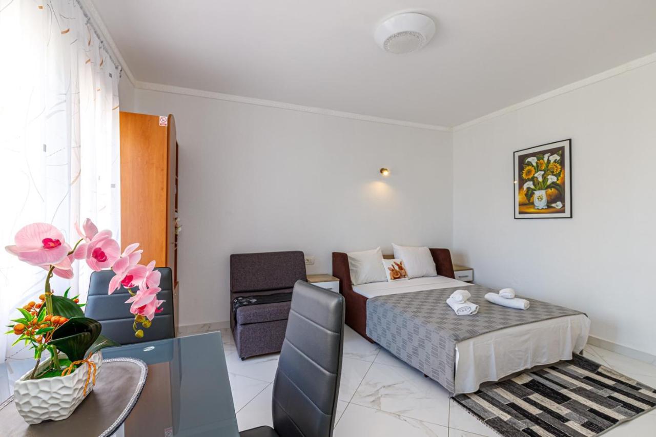 Genoa Rooms Poreč Exteriör bild